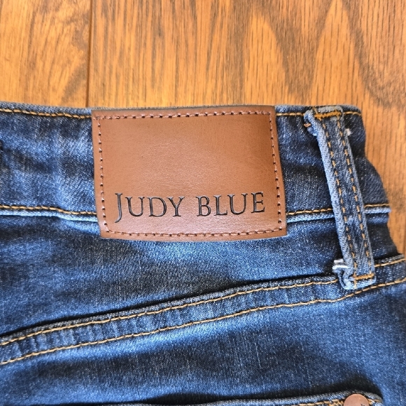 Judy Blue Wide Crop Jeans EUC - Women's Size 1/25 - Picture 6 of 13